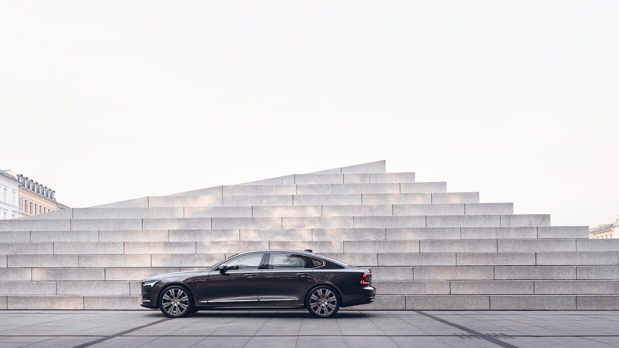 S90